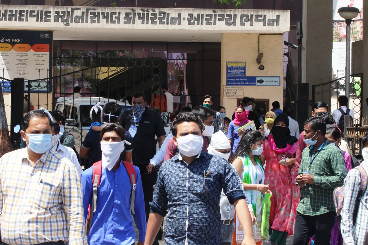 <b>País menos feliz: India (3.8 puntos).</b>
<br>
<br>Aunque India es el país más infeliz de la región fue el que mostró la mayor mejoría en general, gracias al aumento en el acceso a los servicios básicos. Sin embargo, la pandemia provocó una fuerte contracción económica en el primer trimestre de 2021. 
<br>
<br>La clasificación general de Asia Oriental y Oceanía en el ranking es de 5.5 puntos.
<br>