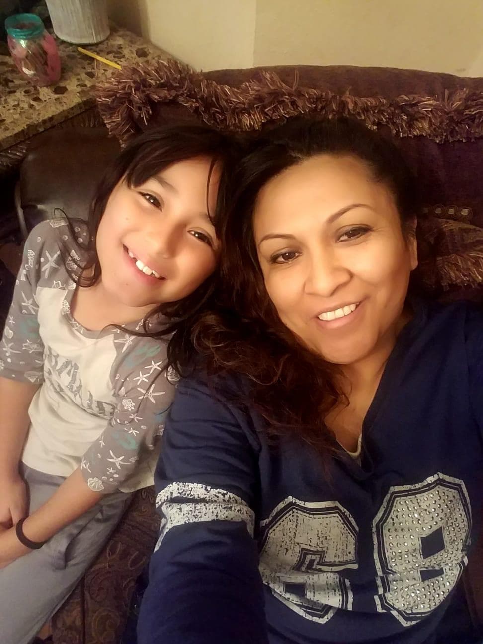 Las autoridades activaron una alerta amber luego de la desaparición de la hija de María, la pequeña Rosemary de 10 años de edad.