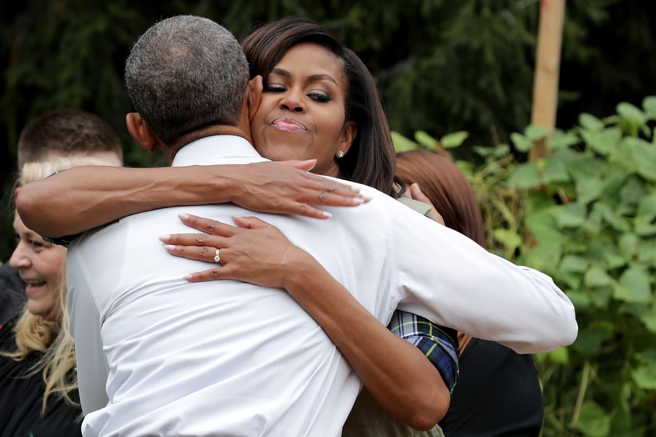 "Espero que las futuras primeras familias mantengan este huerto y como lo hemos hecho nosotros y que se convierta en una de las duraderas tradiciones de la Casa Blanca", agregó Obama, quien estuvo acompañada del Presidente en el día de la última cosecha.