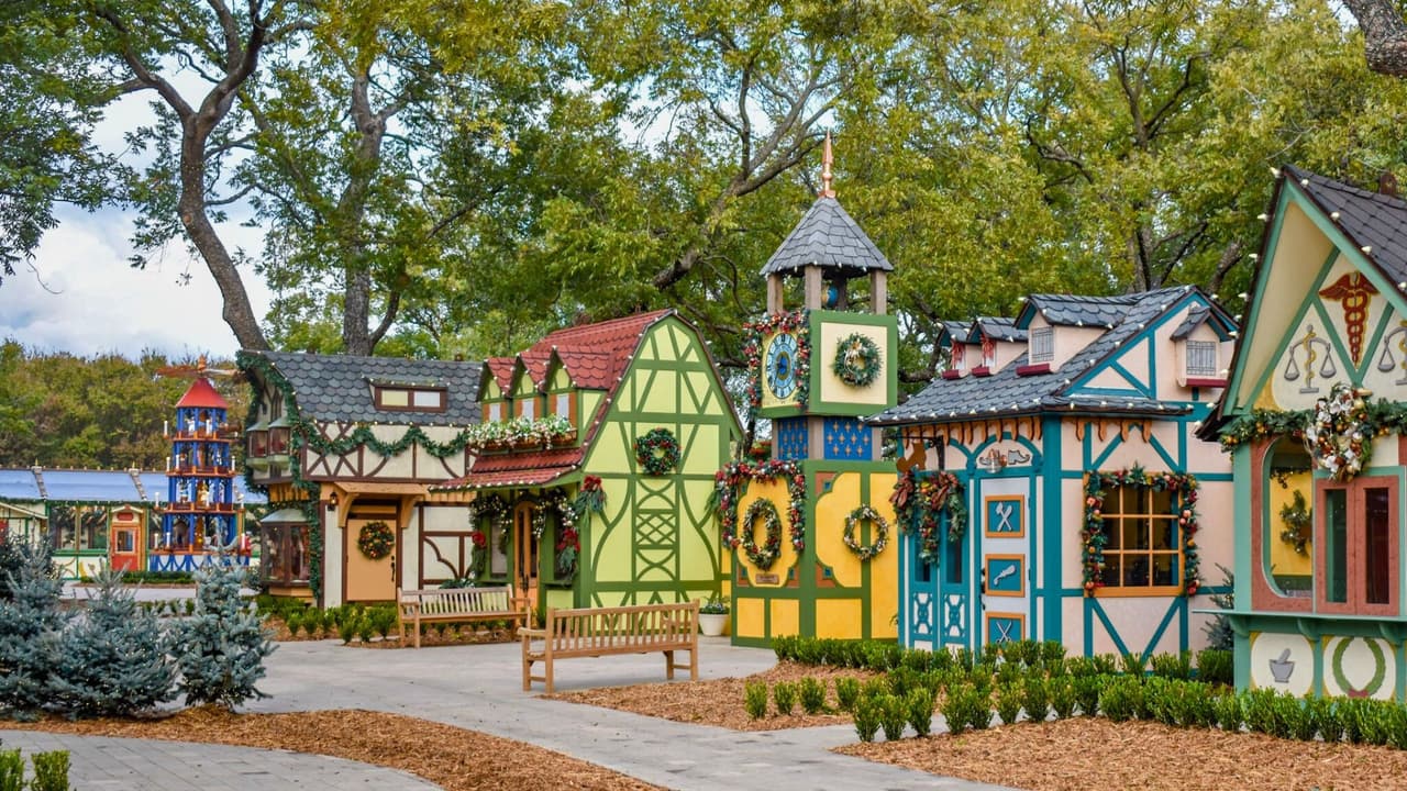 Cada año, Dallas Arboretum and Botanical Garden se transforma en un escenario lleno de magia para celebrar la temporada navideña con su famoso evento Holiday at the Arboretum. 
<b>Este espectáculo, del 13 de noviembre al 24 de diciembre, ofrece experiencias únicas que mezclan tradición, arte y diversión en uno de los jardines botánicos más aclamados del mundo</b>. Con luces, decoraciones temáticas y actividades para toda la familia, este evento es una oportunidad perfecta para crear recuerdos inolvidables. 
<b>Si buscas una forma especial de vivir la Navidad en Dallas, aquí tienes todos los detalles.</b>