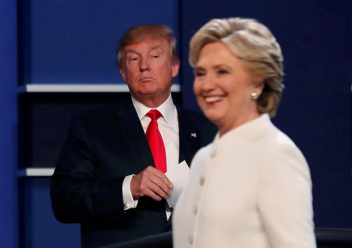 "Bélgica es una ciudad hermosa", 
<a href="https://www.politico.eu/article/donald-trump-belgium-is-a-beautiful-city-hellhole-us-presidential-election-2016-america/" target="_blank">dijo Trump en junio de 2016 en plena campaña en Atlanta, Georgia</a>. Casi inmediatamente, Hillary Clinton, la aspirante presidencial demócrata, tuiteó un video de la equivocación con este título: "
<a href="https://twitter.com/HillaryClinton/status/743273251036553217?ref_src=twsrc%5Etfw%7Ctwcamp%5Etweetembed%7Ctwterm%5E743273251036553217&ref_url=https%3A%2F%2Fwww.politico.eu%2Farticle%2Fdonald-trump-belgium-is-a-beautiful-city-hellhole-us-presidential-election-2016-america%2F" target="_blank">un mensaje de su posible próximo presidente sobre geografía</a>" . Bélgica es un país de Europa y su capital es Bruselas.