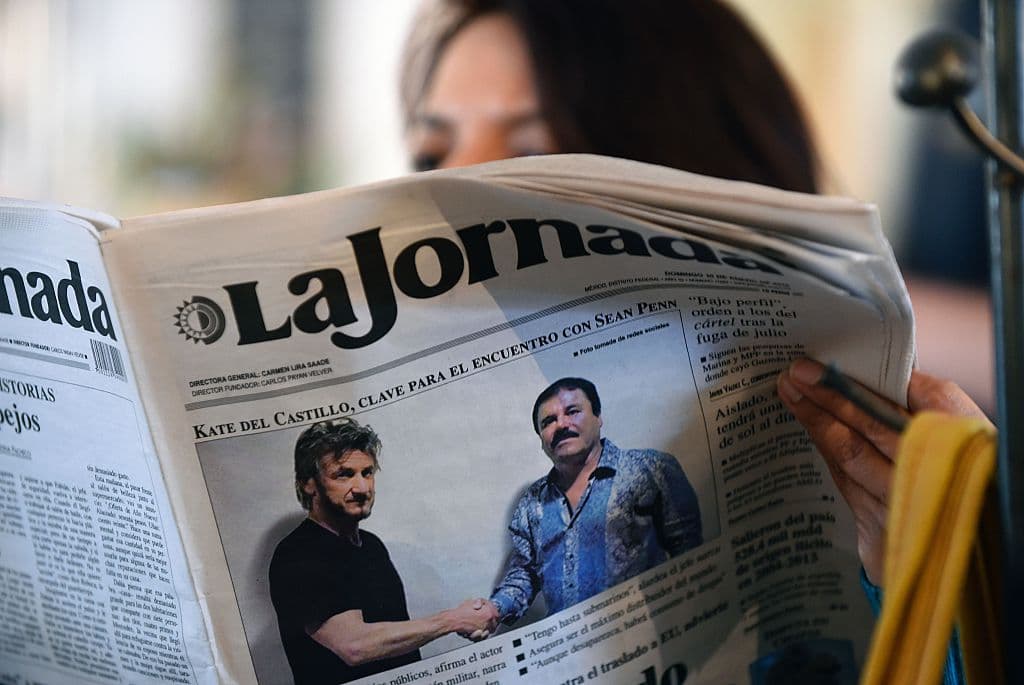 La fotografía del actor Sean Penn estrechando la mano del narcotraficante le dio la vuelta al mundo