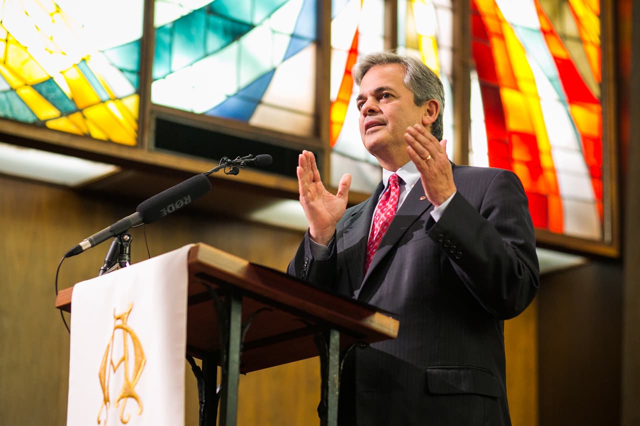 Steve Adler: El alcalde de la capital de Texas ha sido uno de los mayores defensores de los inmigrantes. En enero afirmó que los inmigrantes han sido y seguirán siendo parte de la comunidad de Austin, y que el odio no tiene lugar en esta ciudad. “Los inmigrantes son parte de lo que somos y lo que siempre hemos sido… Es parte del porqué nuestra comunidad y nuestro país son tan fuertes como lo son”, dijo Adler.