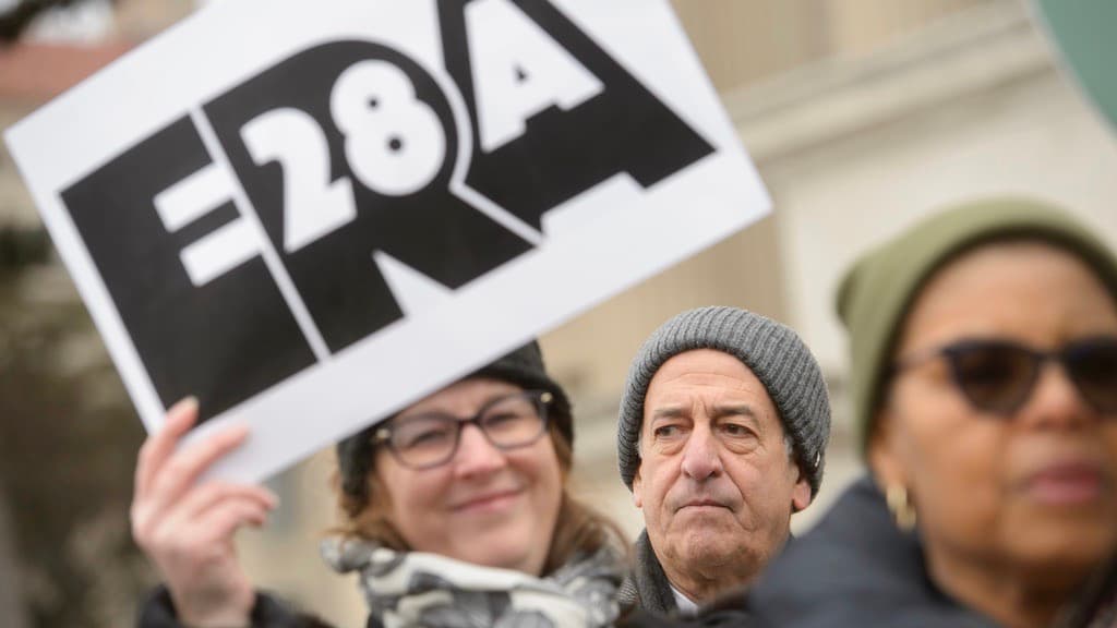 Por qué la Constitución de EEUU no garantiza la igualdad de derechos entre hombres y mujeres 