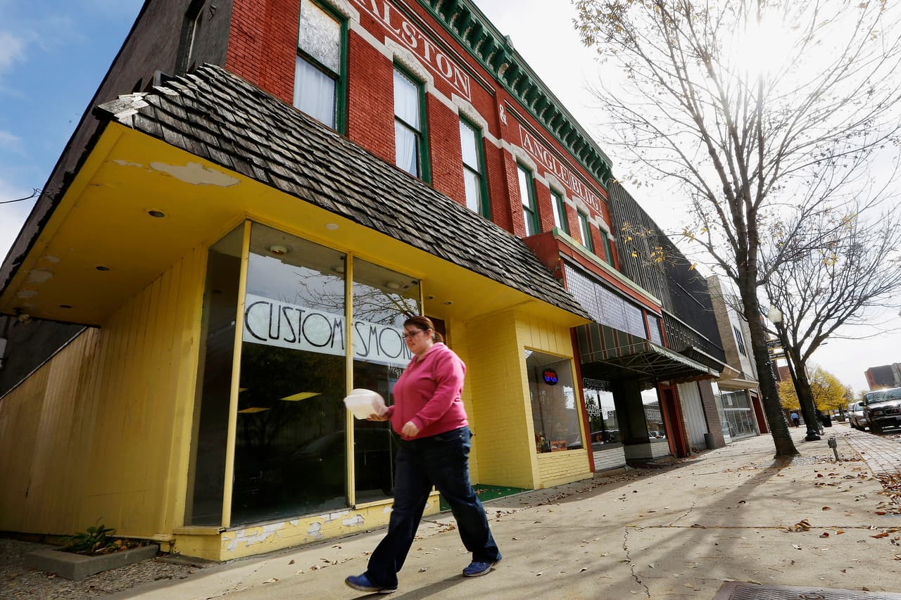 <b>Puesto 30: Danville, Illinois.</b> El costo de vida en esta ciudad en comparación con el resto del país es 21.4% más bajo que el promedio. La densidad de población de la ciudad de 84.3 personas por milla cuadrada, menor que en la mayoría de las áreas metropolitanas. 
<a href="https://www.univision.com/noticias/salud/mapa-actualizado-del-coronavirus-cifras-de-casos-confirmados-y-fallecidos"><u>Vea aquí nuestro mapa actualizado del coronavirus: cifras de casos reportados, fallecidos y recuperados</u></a>
<br>