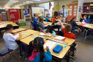 <b>Elgin ISD</b>
<br>
<br>Anunició que estará cerrada este jueves.