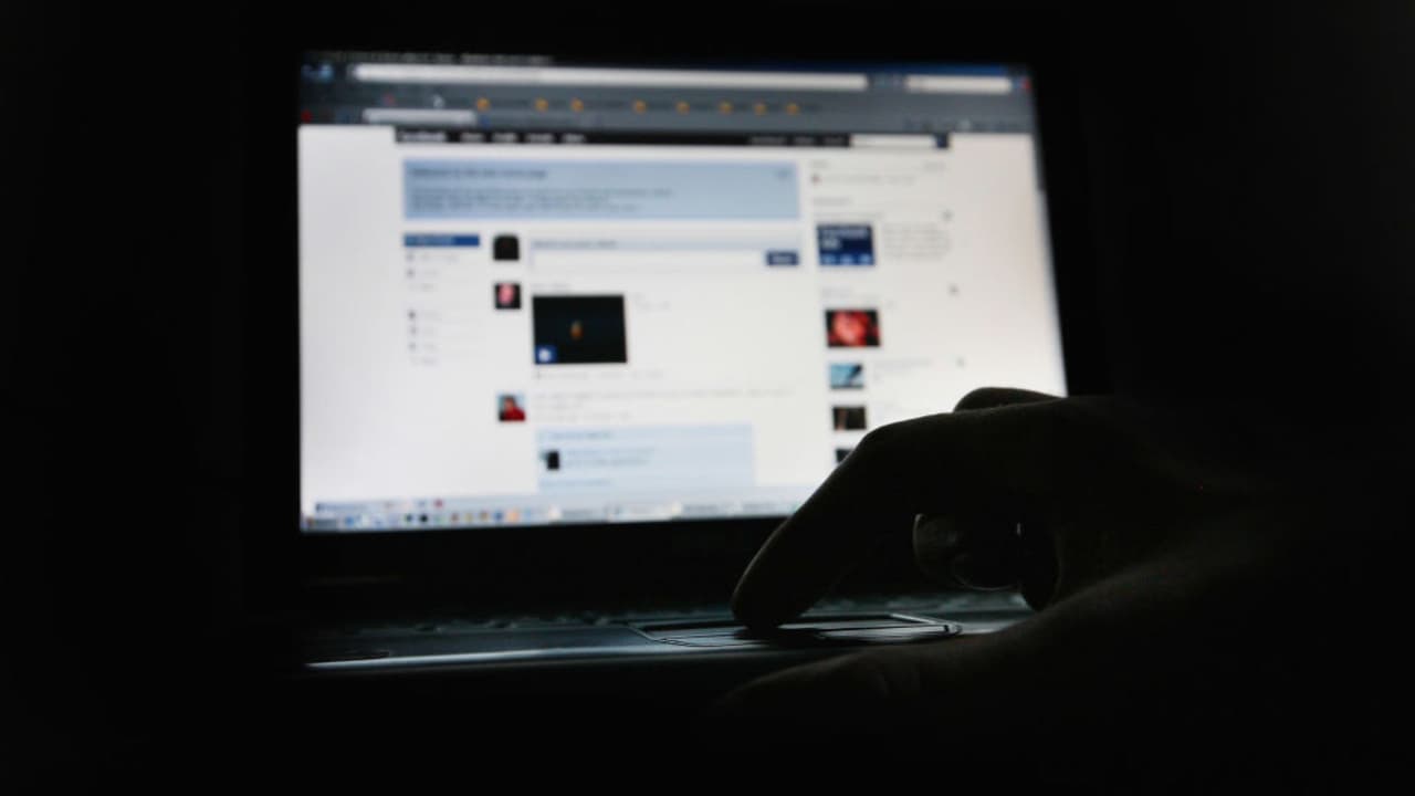 LULAC denuncia que ICE vigila redes sociales de sus críticos y recopila sus datos personales