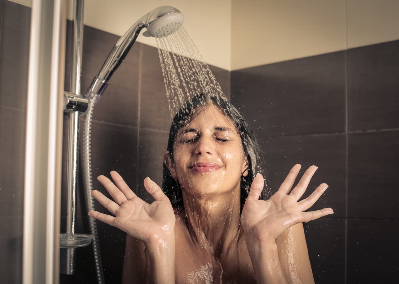 Por qué ducharte con agua fría es lo mejor que puedes hacer