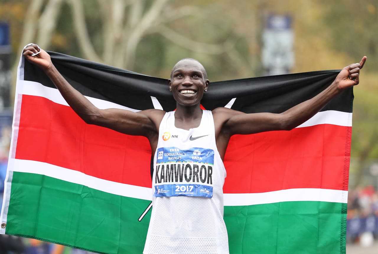 El atleta cruzó la meta dos segundos antes que su compatriota Wilson Kipsang, uno de los favoritos y ganador del último maratón de Tokio.