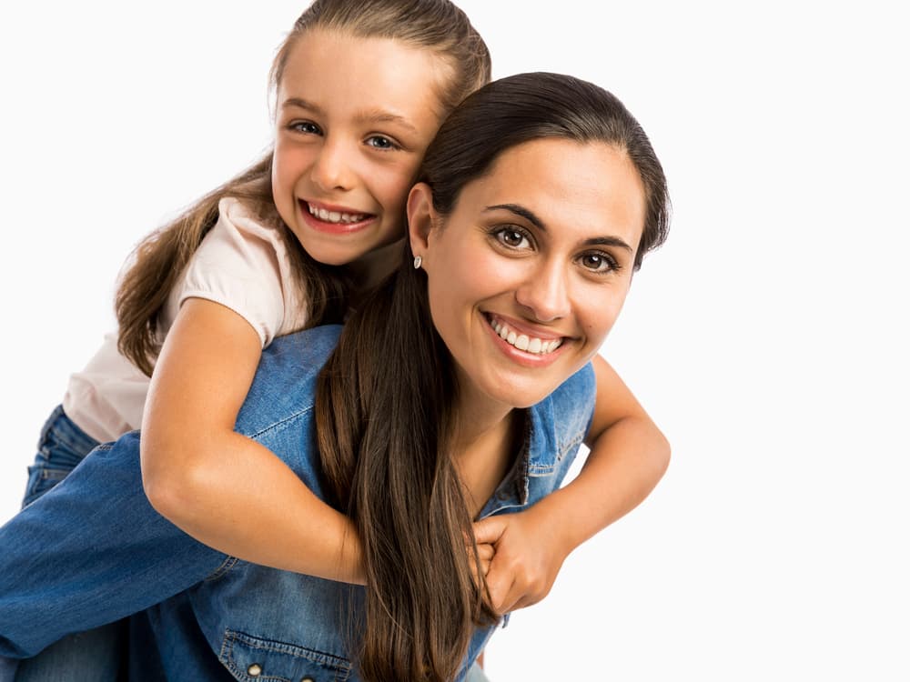Aunque haya problemas muy serios en la familia nunca darán la imagen de la derrota, la tristeza o la pobreza. No importa lo mala que está la situación económica, la madre del signo del perro hará todo lo posible para que sus hijos no se sientan preteridos ni humillados frente a los demás. Con ella tenemos la seguridad que todo va a salir bien.