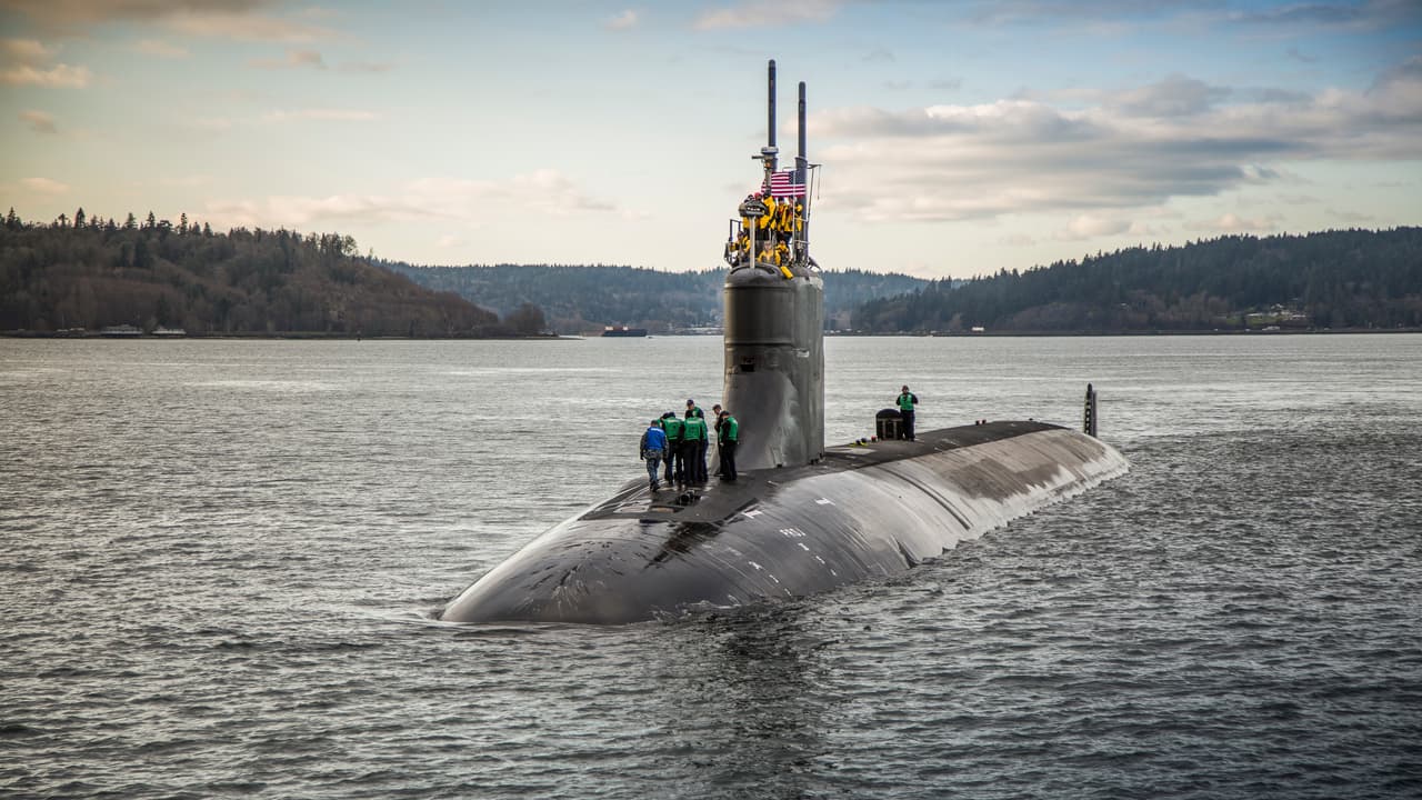 Un submarino nuclear estadounidense choca con un objeto en el Mar de China; varios marineros resultaron heridos