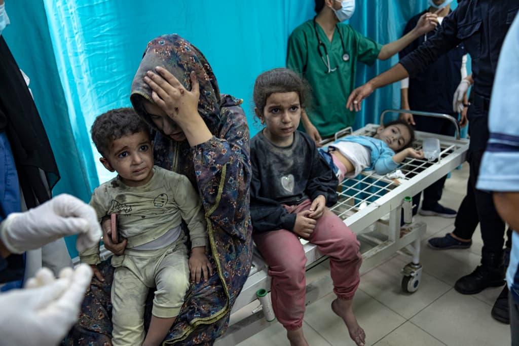 Los hospitales tienen una protección especial según las reglas de la guerra; ¿por qué están en el punto de mira en Gaza?