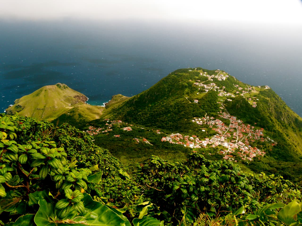 <b>Puesto 4. Saba (mar Caribe)</b>.
<br>
<br>Casos totales acumulados: 6.
<br>
<br>Nuevos casos en las últimas 24 horas: 0.
<br>
<br>Muertes acumuladas: 0.
<br>
<br>Muertes en las últimas 24 horas: 0.
<br>