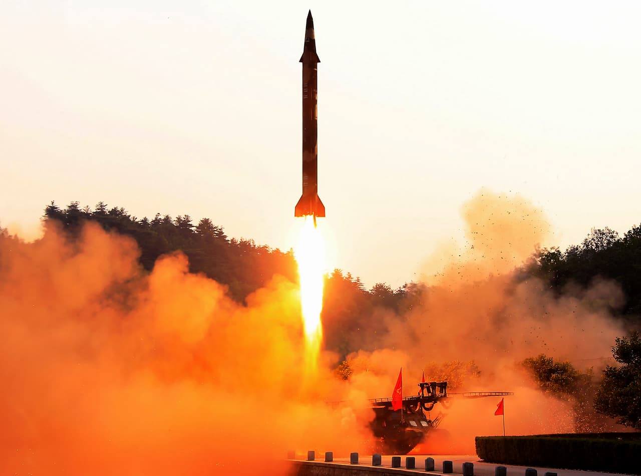 EEUU prueba con éxito otro misil balístico intercontinental en medio de tensiones con Corea del Norte