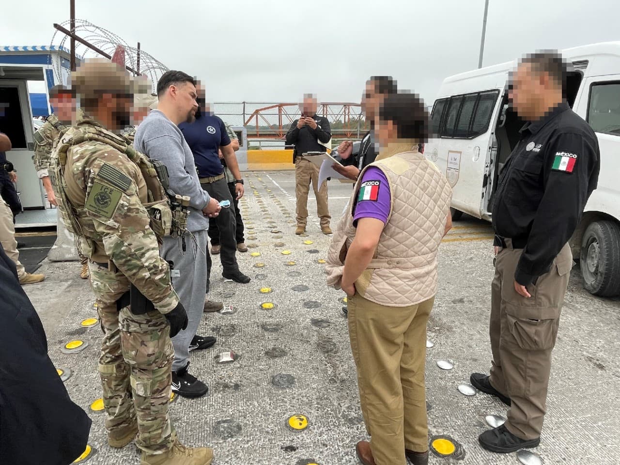 Entrega de José Sánchez Macías a policías mexicanos.