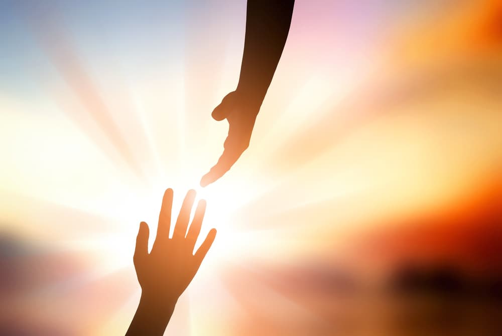 Este día del amor, si tienes este tipo de sueño, es una llamada de alerta para decirte, haz algo diferente, busca una actividad placentera en que puedas ayudar a los demás, puesto que ayudando a los demás, te ayudas a ti mismo.