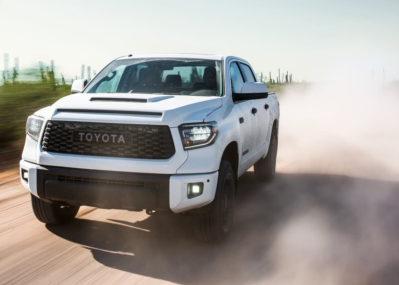 <h3 class="cms-H3-H3"><b>10. Toyota Tundra</b></h3>
<br>
<br>La Toyota Tundra actualmente es fabricada en San Antonio, Texas. Comparado al ranking del año pasado, esta pickup de tamaño completo subió de la posición 16 a la 10. Su precio inicial es de $34,025.
<br>