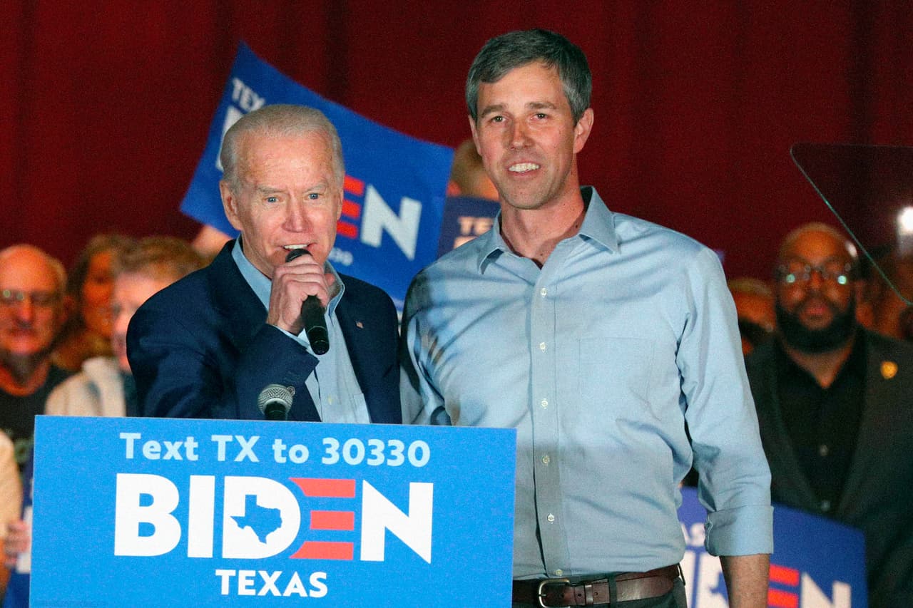 <b>Beto O'Rourke:</b> “El hombre que está hoy en la Casa Blanca representa una amenaza existencial para este país, para nuestra democracia, para elecciones libres y justas, y necesitamos a alguien que pueda vencerlo, y en Joe Biden tenemos a ese hombre", 
<a href="https://www.univision.com/noticias/elecciones-en-eeuu-2020/klobuchar-y-buttigieg-dejan-las-primarias-democratas-y-le-regalan-un-superlunes-a-biden">dijo O'Rourke en un evento de campaña de Biden en el que apareció sorpresivamente en Dallas</a>, Texas, el de 2 marzo.