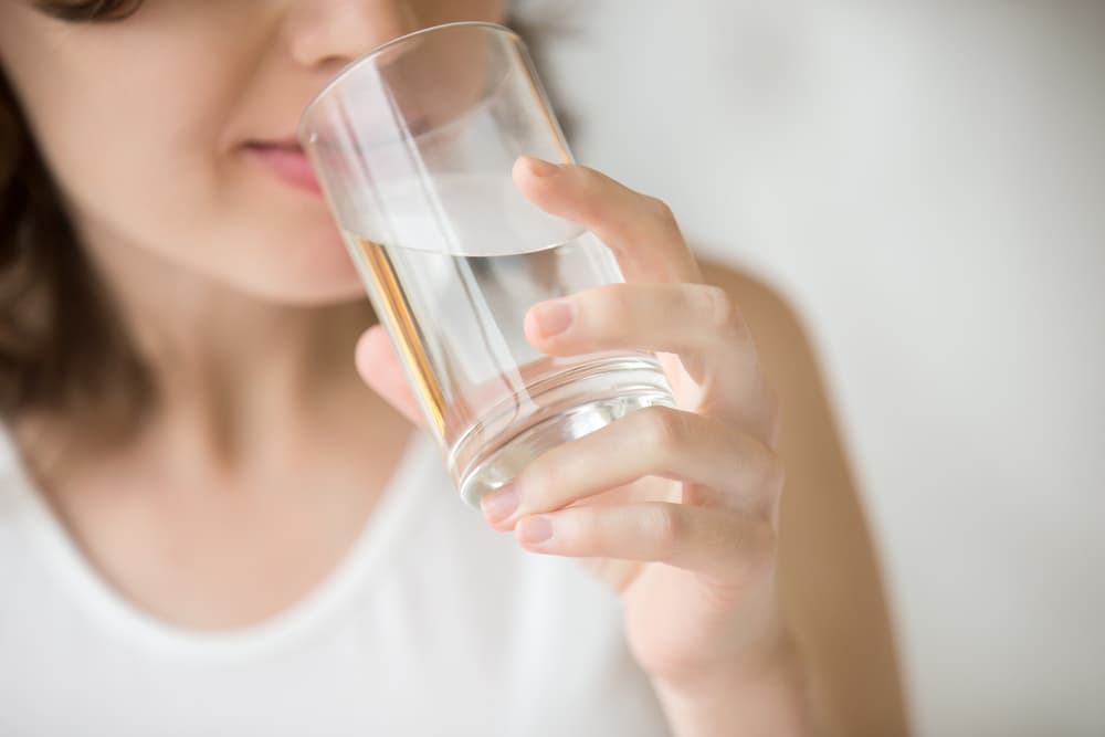 Sea de una forma u otra el agua es nuestra aliada, y representa la vida. El agua es el líquido más preciado que existe, no podemos estar mucho tiempo sin beber agua. Una persona millonaria en el medio de un desierto daría todas sus riquezas con tal de tener un vaso de agua.