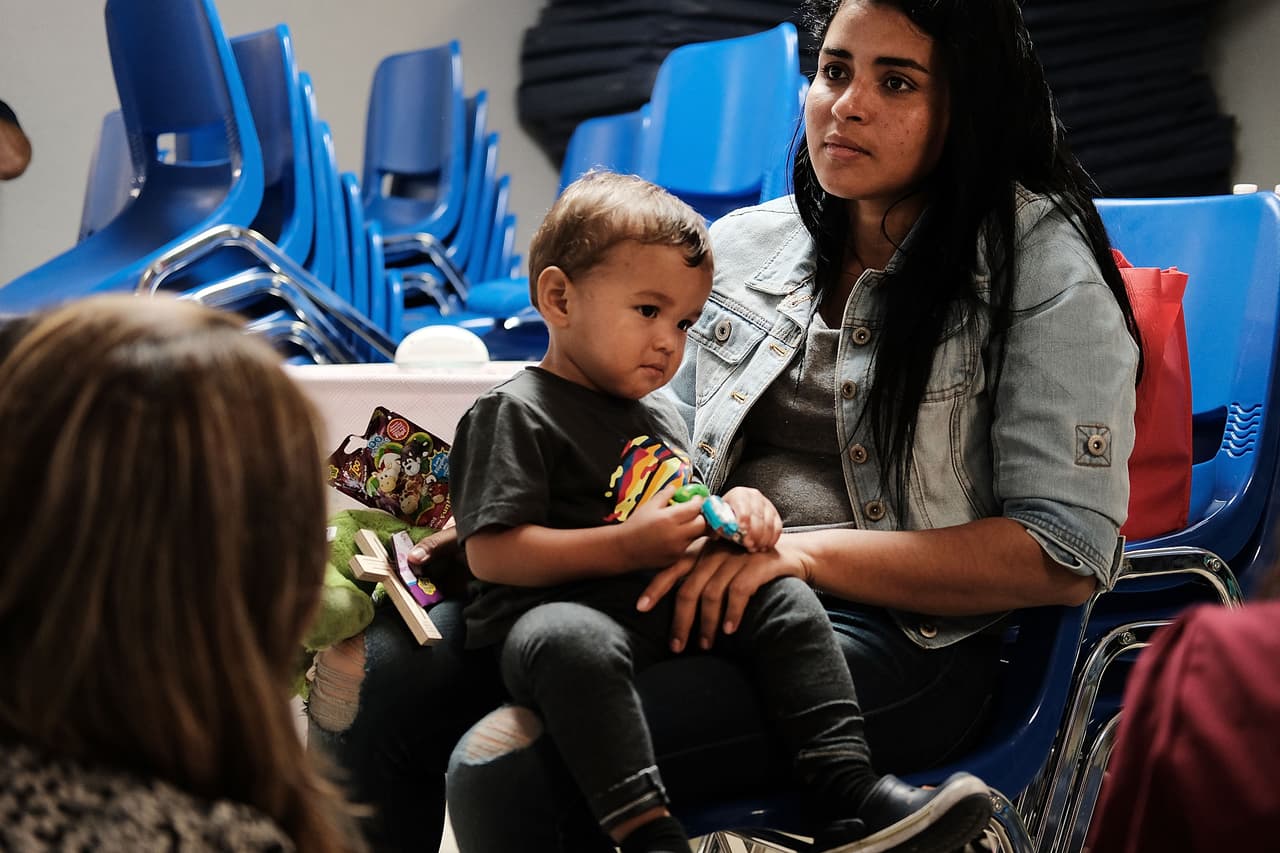 ICE presiona para eliminar leyes y acuerdos al tiempo que Trump anuncia más órdenes ejecutivas de inmigración