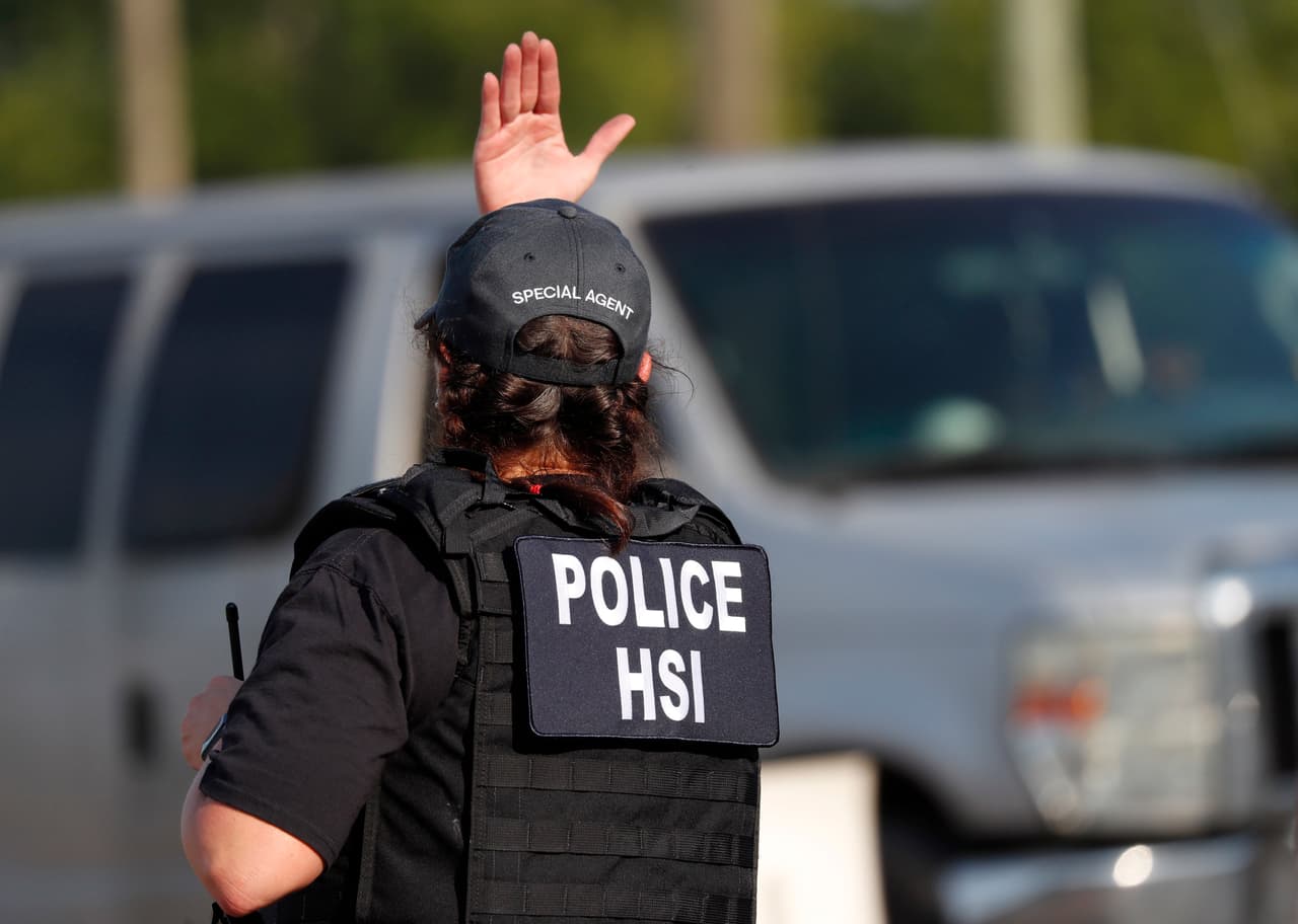 A finales de junio el presidente Trump anunció que su gobierno llevaría a cabo redadas masivas en todo el país para arrestar y deportar a por lo menos 1 millón de indocumentados.