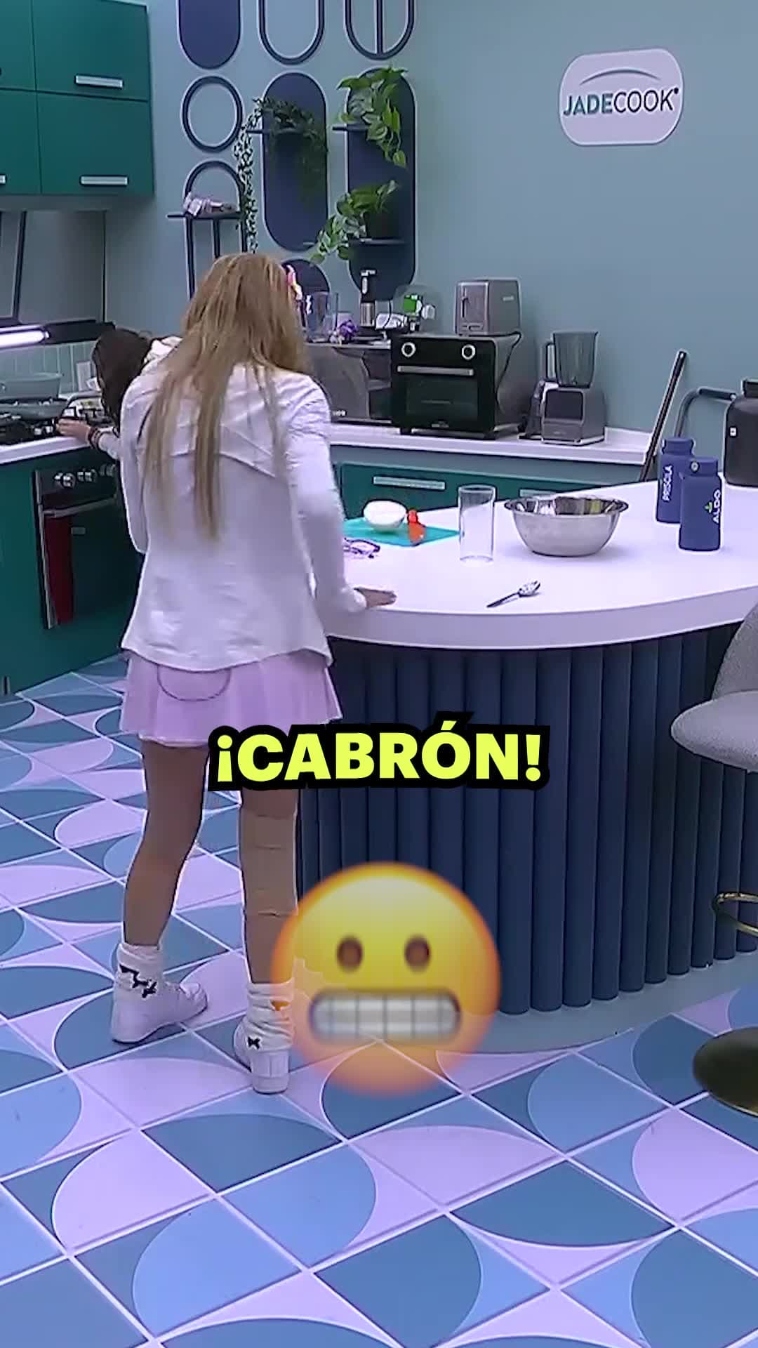 ¡Abelito ROBÓ el café de Ninel y la culpa la echa a Shiky!