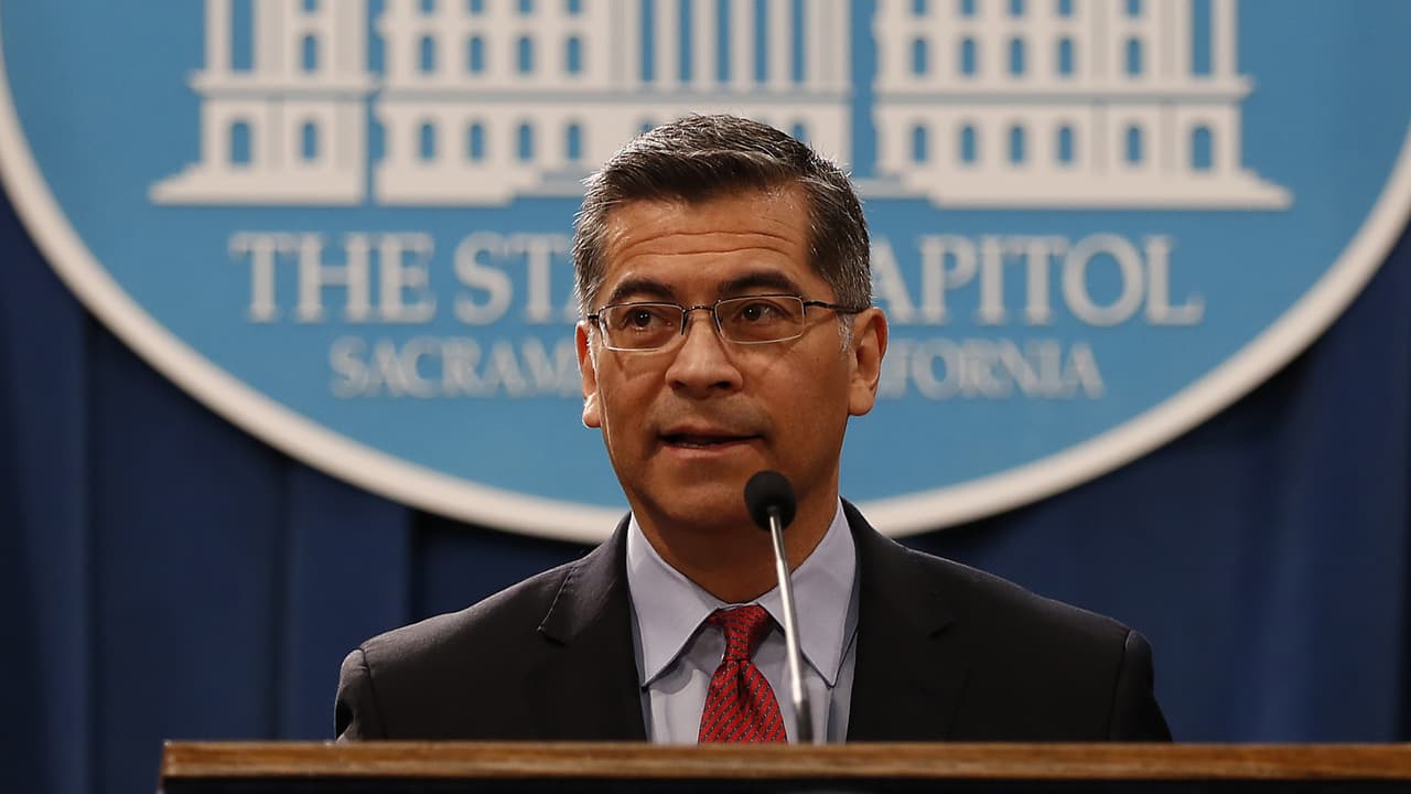 Nominación de Xavier Becerra al Departamento de Salud genera sorpresa, pero también optimismo entre grupos médicos hispanos