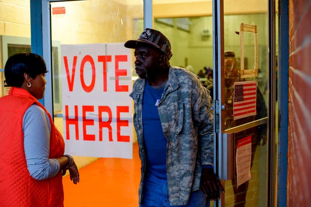 Jueces bloquean el nuevo mapa electoral de Alabama porque discrimina a los votantes negros