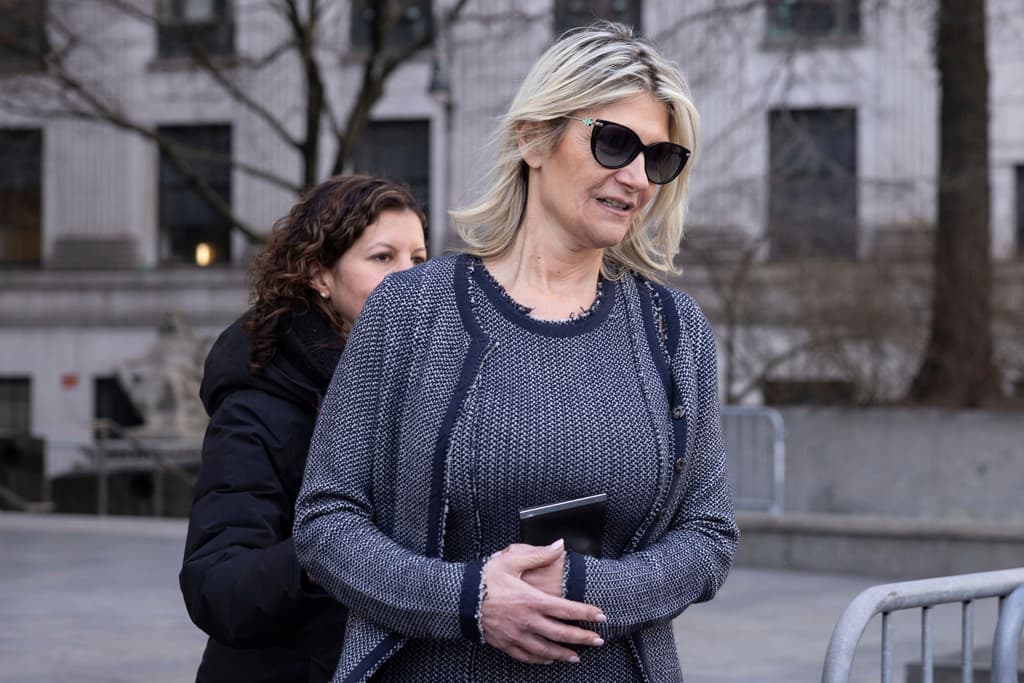 Comienza juicio contra la esposa del exsenador Bob Menéndez, por sobornos tras hallazgo millonario en lingotes de oro