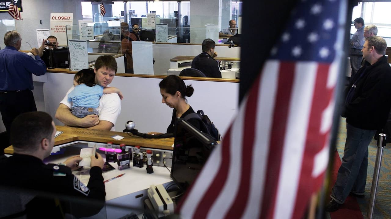 EEUU propone fianzas de hasta $15,000 para algunos solicitantes de visas: ¿a quiénes afectaría?