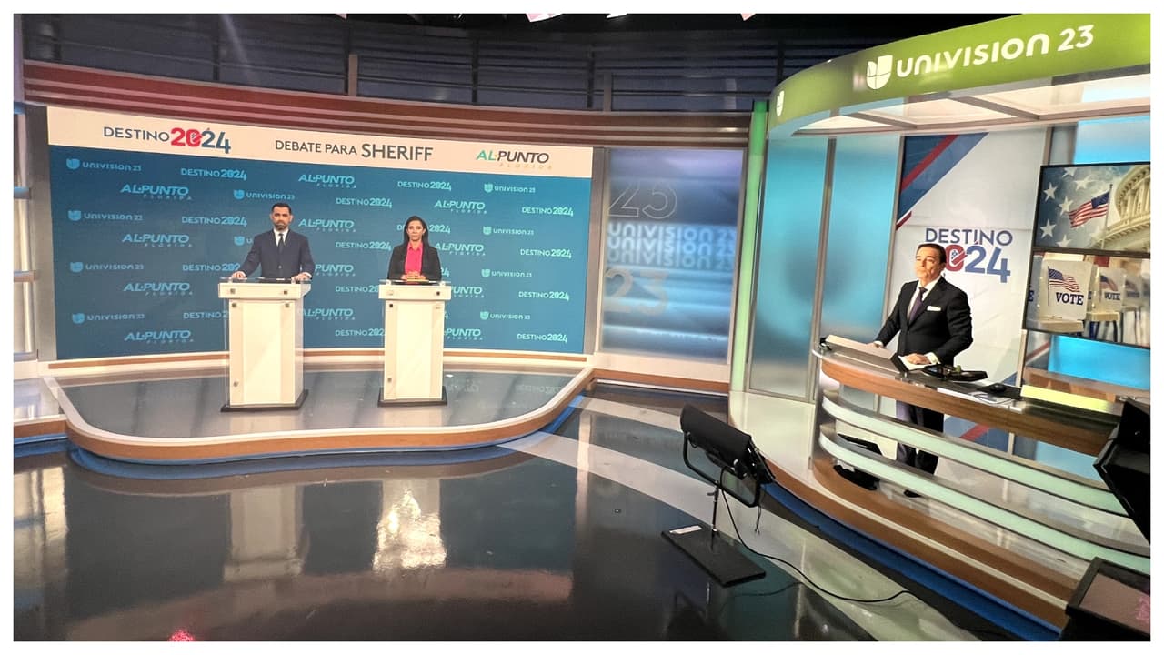 El debate entre ambos candidatos fue moderado por el periodista Ambrosio Hernández.