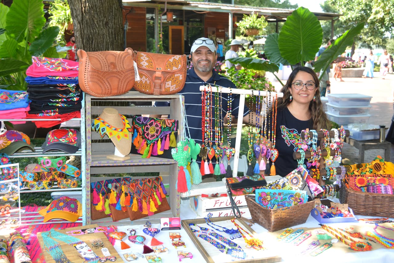 Además, se instalarán un mercado de vendedores con artesanías y platillos típicos de sus países.