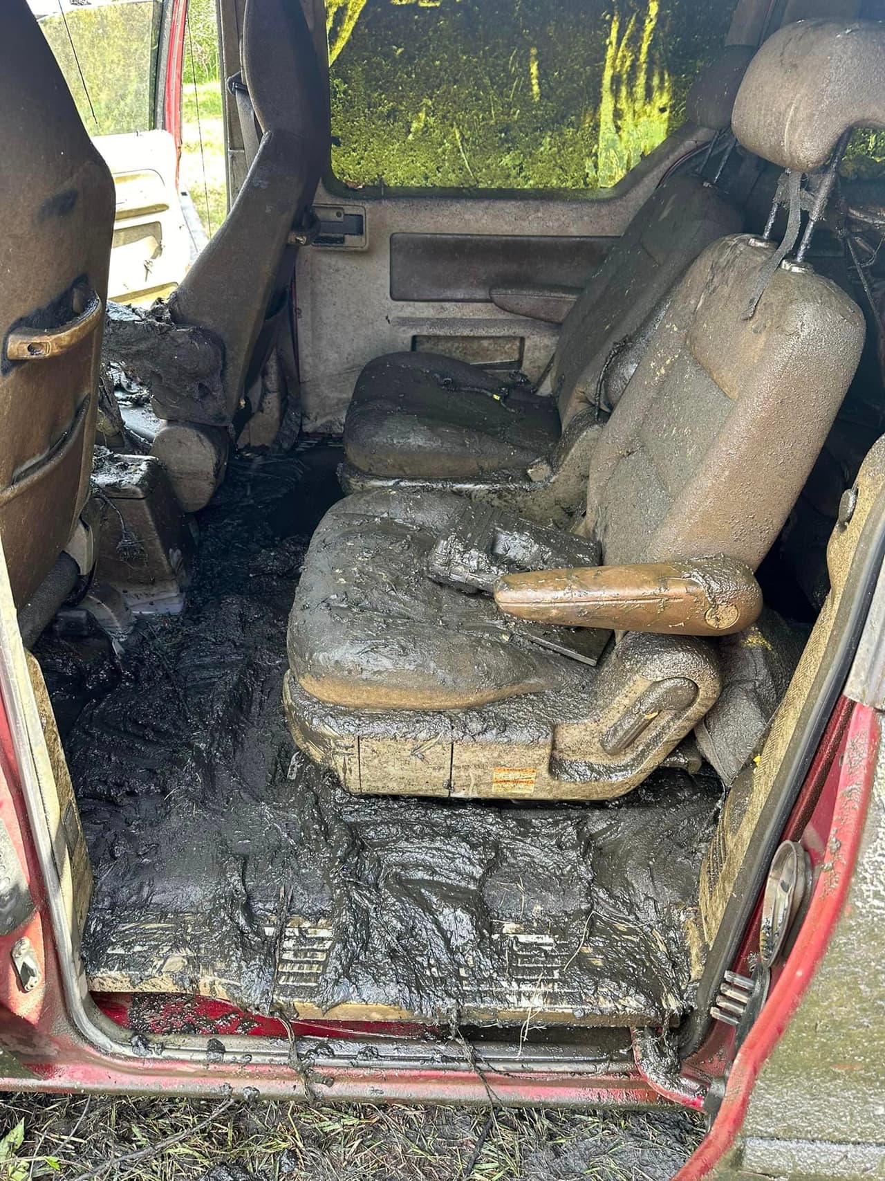 En el auto también se encontraron pertenencias personales de Lemire.