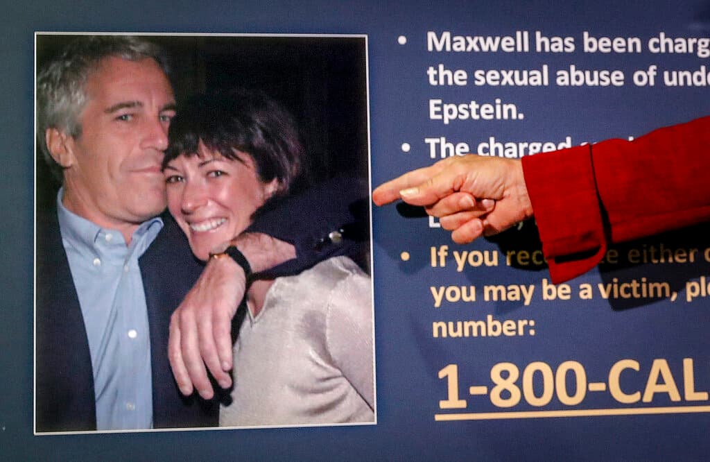 Ghislaine Maxwell, cómplice de Jeffrey Epstein en abuso de menores, busca anular su condena