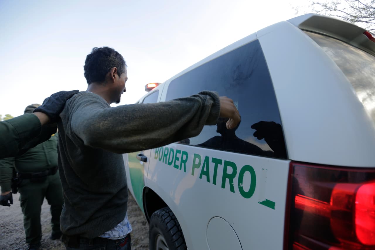 Por qué la frontera con México sigue cerrada para inmigrantes si las detenciones de indocumentados cayeron más de un 30% en julio