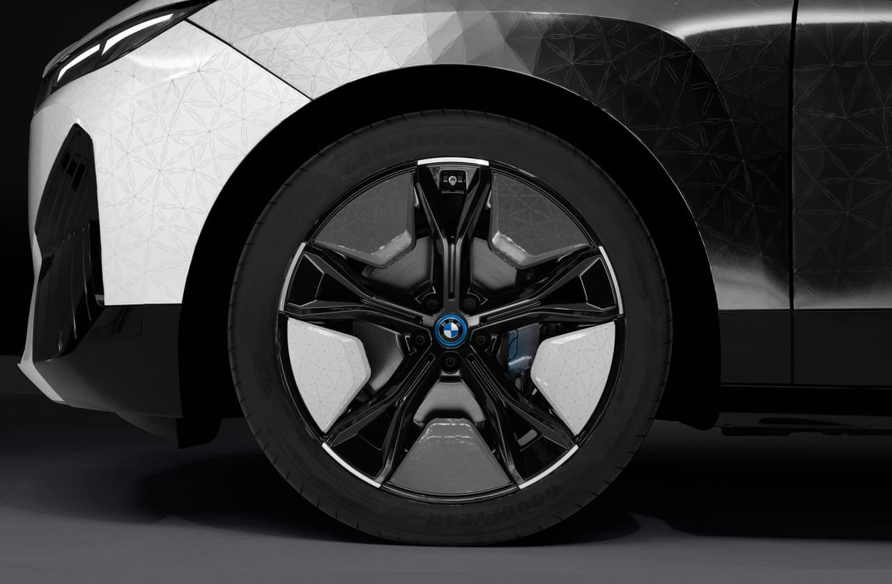 BMW iX Flow Concept