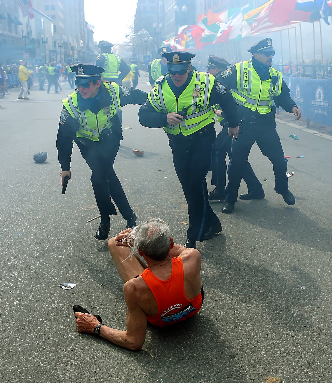 <b>Terror en el maratón:</b> El lunes 15 de abril de 2013 hicieron explosión dos artefactos en la línea de meta del 
<a href="https://www.univision.com/noticias/noticias-de-eeuu/atentado-terrorista-en-boston-deja-tres-muertos">maratón de Boston</a>. Tres personas murieron y 282 resultaron heridas en el atentado terrorista.