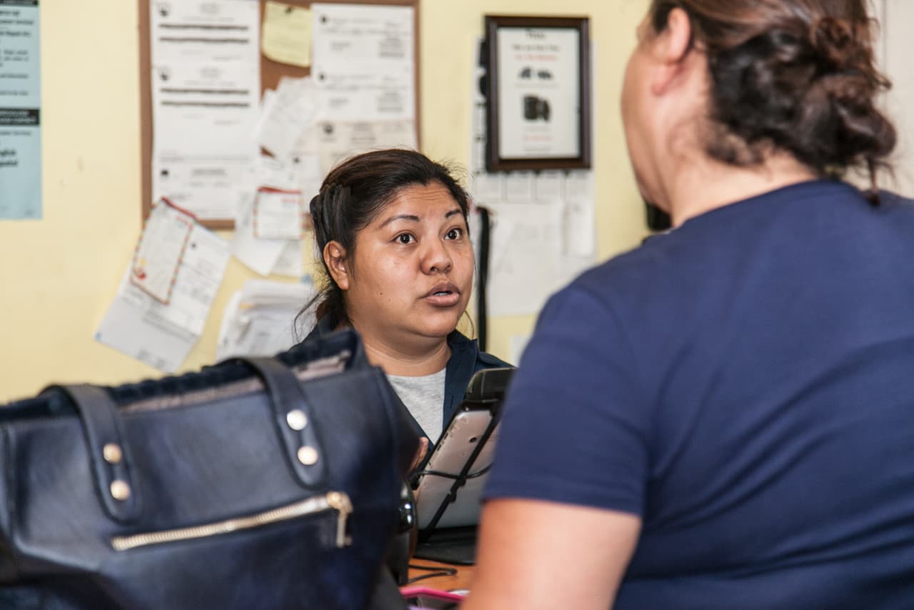 Other times they ask for her advice. This woman, worried about what happened with the Chávez-Muy family, asks Maty what to do during an upcoming appointment with immigration. "Do not take your husband, take your lawyer," the Guatemalan advises.