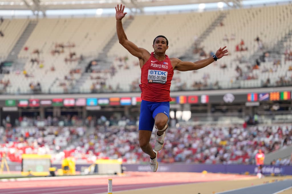 <h2 class="cms-H2-H2">Ayden Owens Delerme</h2>
<br>Atletismo, decatlón
<br>
<br>Nació en Pensilvania y es cuatro veces New Balance National All-American y ganó el título New Balance de 60 metros con vallas bajo techo de 2018 con un tiempo récord estatal de 7.59 y fue el campeón de decatlón en los New Balance Nationals Outdoor de 2017.
<br>
<br>
<h3 class="cms-H3-H3">¿Cuándo será su participación?</h3>
<br>Viernes 2 de agosto.
<br>