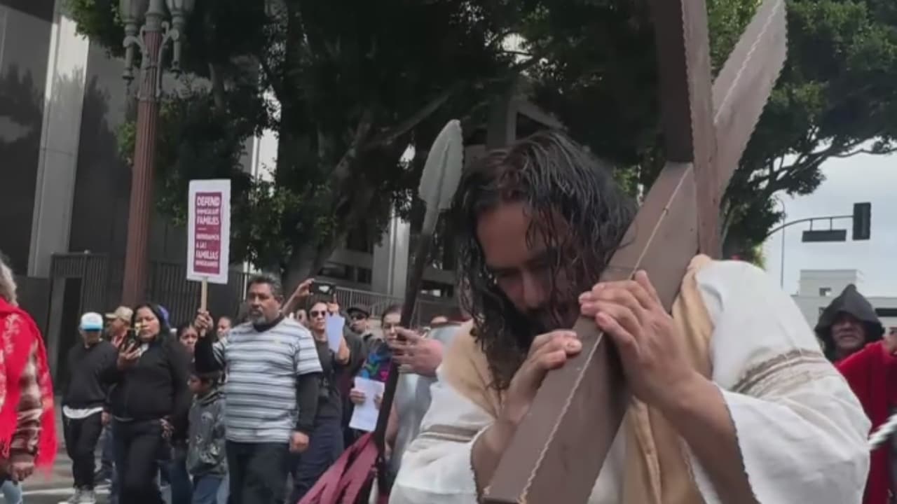 Viacrucis del Jesús Migrante en Los Ángeles: fe y solidaridad con los indocumentados