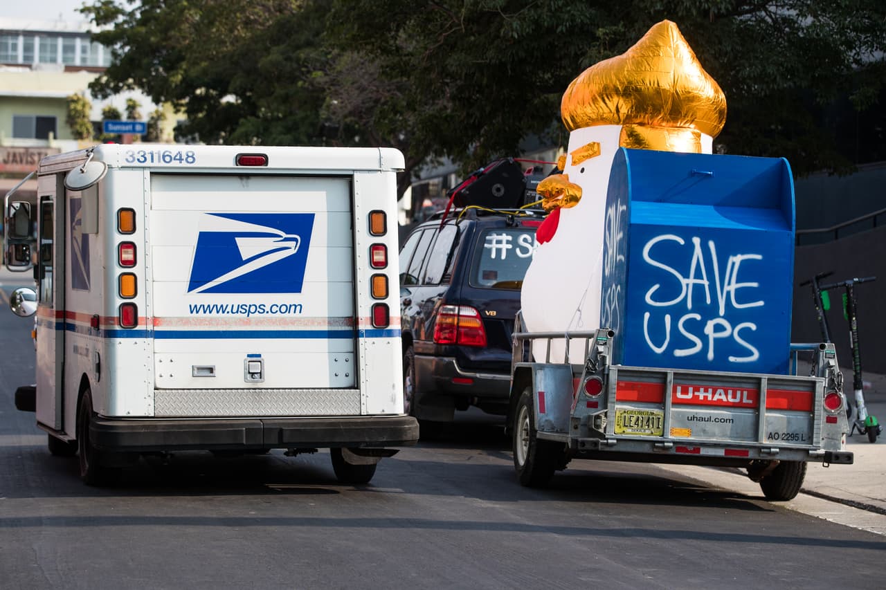 Recientemente, la Cámara de Representantes de los Estados Unidos aprobó un proyecto de ley que revierte los recientes en las operaciones postales y otorga a la agencia 25 mil millones de dólares en nuevos fondos. 
<br>