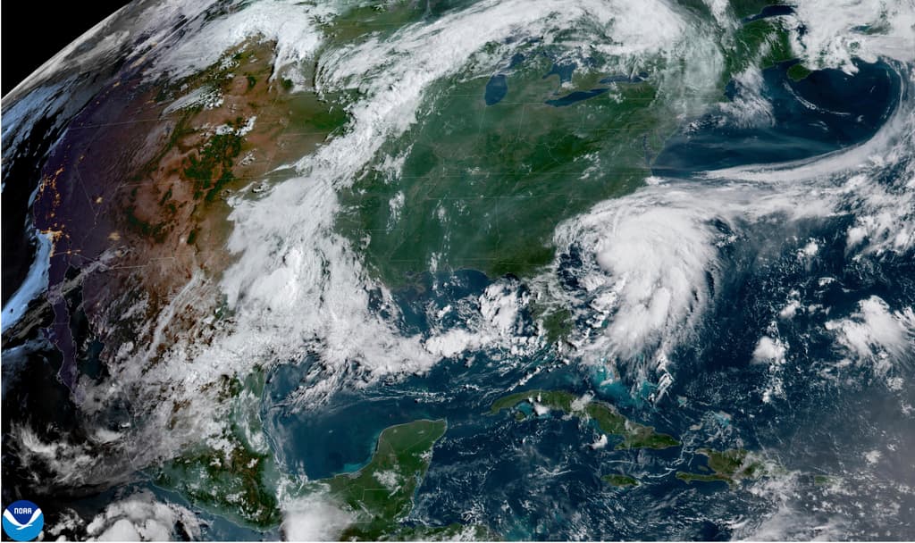 Chantal se degrada a depresión tropical mientras avanza por el este de Carolina del Norte