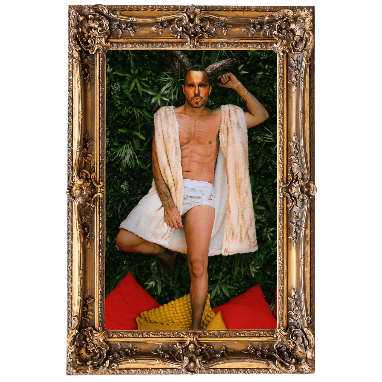 Esta semana los habitantes tuvieron que pasar una prueba poco común, ya que no se trataba de un reto físico, sino creativo y divertido. La Jefa invitó a los famososo a posar en un sexy calendario y aquí te presentamos las fotos que Sergio Mayer y Poncho de Nigris tomaron. Apio Quijano fue uno de los primeros en posar y lo hizo con el signo de Aries.