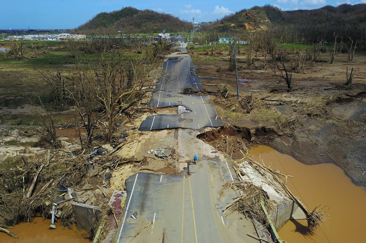 <b>Categoría 5:</b> El huracán María fue el más devastador de la década. Esta tormenta, que alcanzó Categoría 5 en la escala Saffir-Simpson, devastó Dominica, las Islas Vírgenes y Puerto Rico en Septiembre del 2017. La cifra oficial de muertes causadas por María en Puerto Rico fue de 2,975.