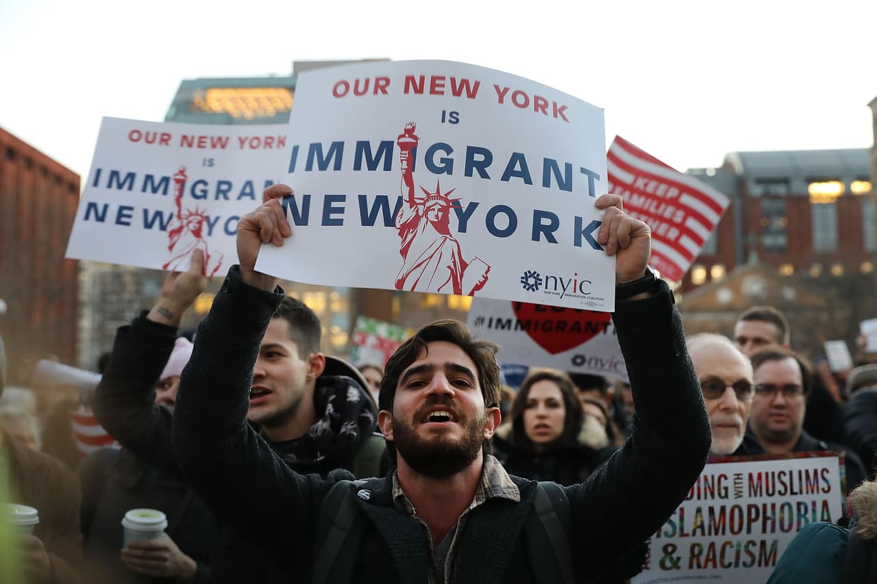 La orden ejecutiva de Trump sobre ciudades santuario, comentada por un abogado de inmigración
