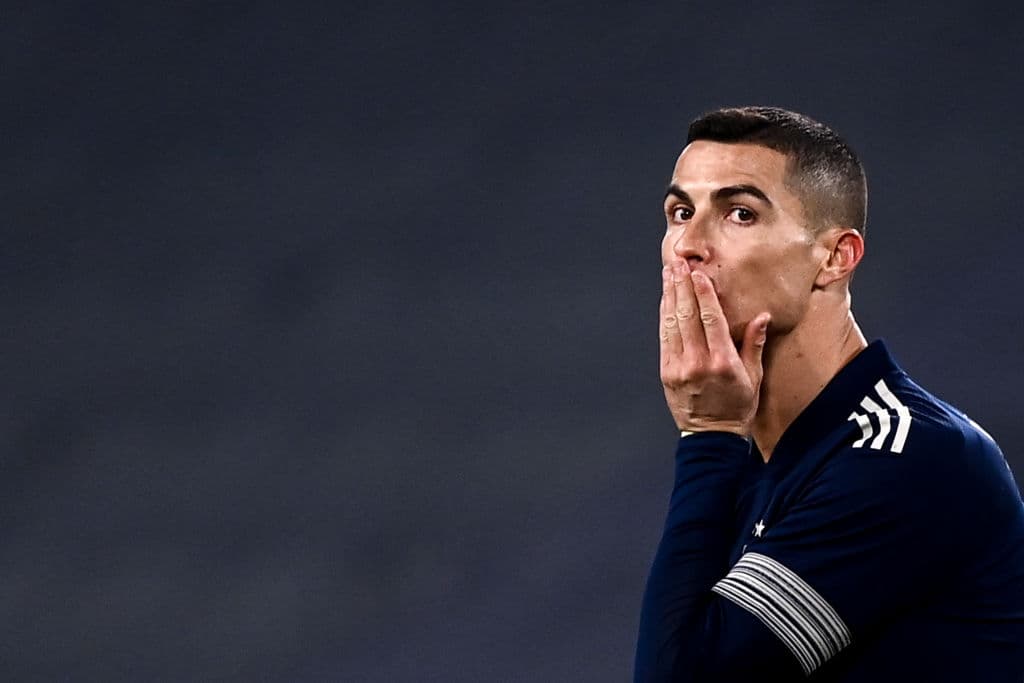 Cristiano Ronaldo también estuvo envuelto en líos por un caso que ocurrió en Las Vegas en 2009, cuando Kathryn Mayorga lo acusó de haberla violado y a pesar de llegar a un arreglo económico, finalmente la mujer llevó al futbolista a los tribunales, aunque todavía no se ha resuelto el caso.