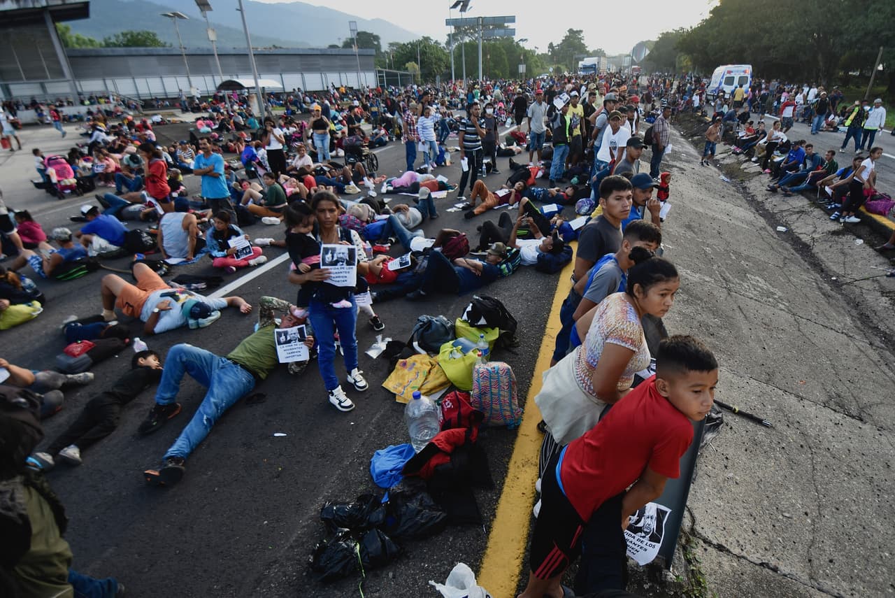 El jefe del INM de México ordena detener las deportaciones y transferencias de migrantes por falta de fondos: AP
