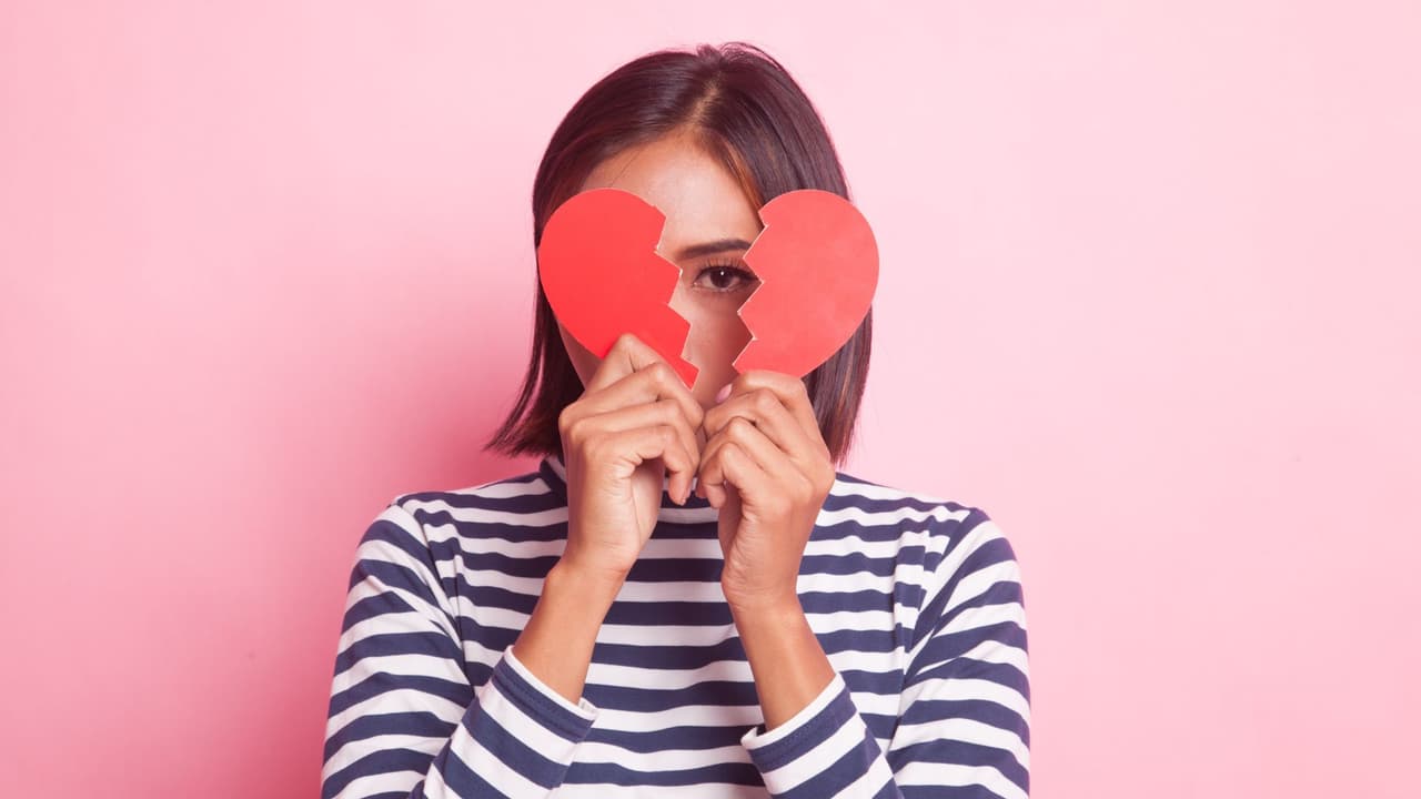 ¿Él te engañó? Estas son las etapas de duelo que deberás enfrentar para sanar tu corazón