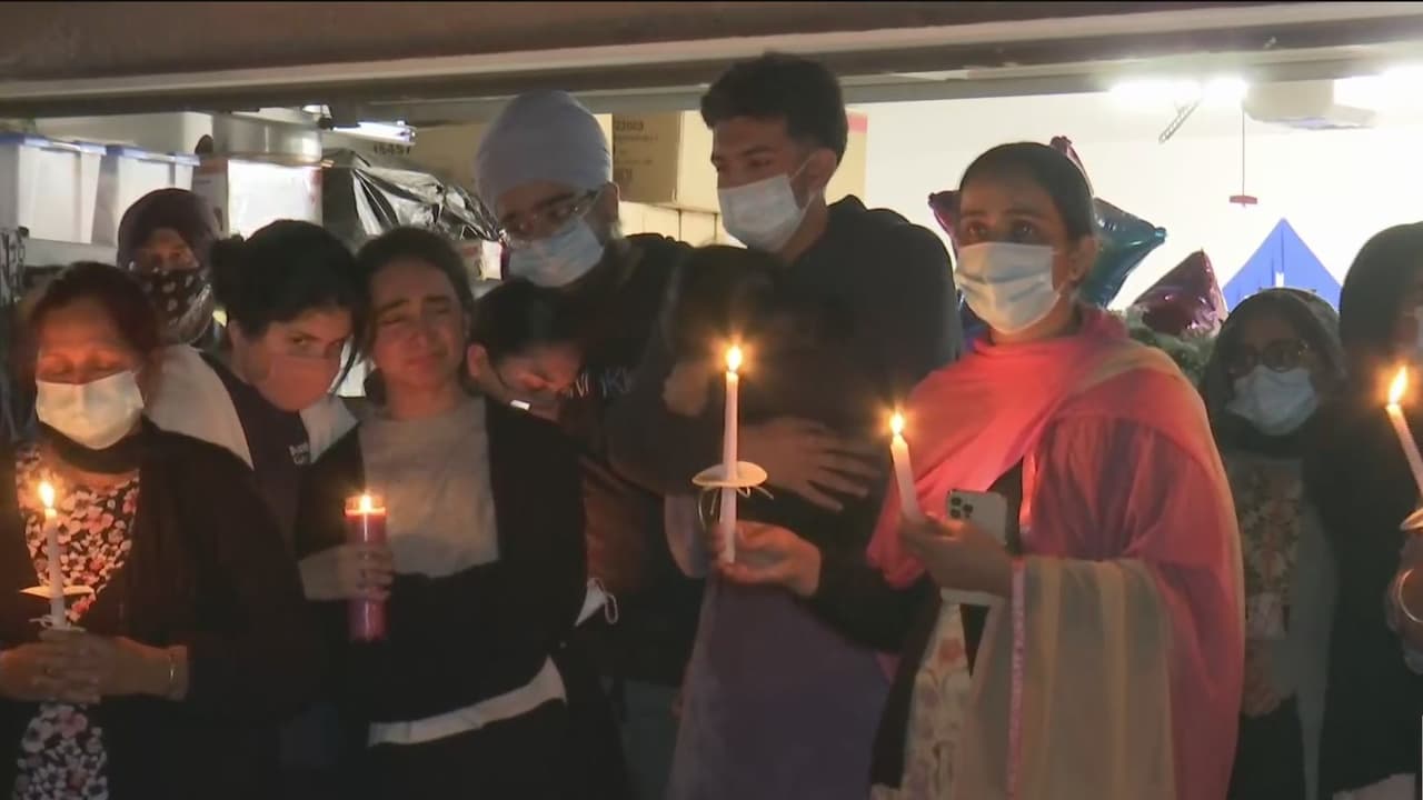 Amigos y familiares de Ruby y Navneet Kaur se reunieron en torno a las velas y los rezos para honrar la memoria de quienes perdieron la vida el sábado por la noche en un 
<b><a href="https://www.univision.com/local/fresno-kftv/accidente-multiple-fresno-tres-muertos-conductor-intentara-escapar">accidente en Fresno</a></b>, a causa de un conductor que manejaba a 100mph.