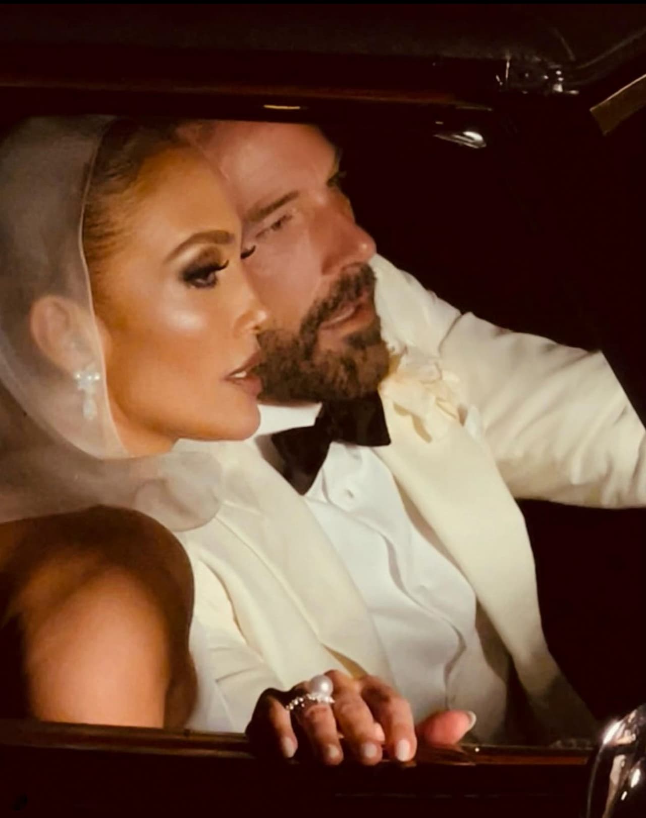 Asimismo, López reconoció que el día de su gran boda con Ben “algunas viejas heridas se curaron” y que “el peso del pasado se quitó finalmente” de sus hombros. 
<br>